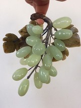 Vtg Chinese Celadon Marble Alabaster Jade Stone Green Grapes Agate Sculpture - £158.48 GBP