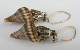REAL CONCH SHELL earings drop vintage gold tone ocean beach sea sand ESTATE SALE - £11.06 GBP