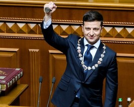 PRESIDENT VOLODYMYR ZELENSKYY 8X10 PHOTO PICTURE UKRAINE - $4.94