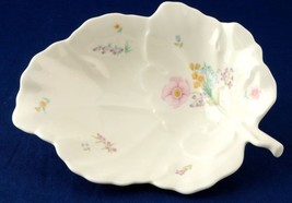 Mikasa Gentle Breeze Leaf Candy Dish Larry Laslo Design - $11.95