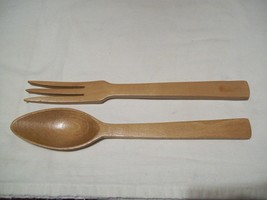Vintage 10&quot; Wooden Fork &amp; Spoon Steve Mundjer gas oil service station Ch... - $19.79