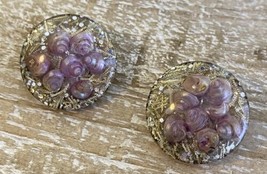 Vintage Mid Century Lucite Confetti Earrings Clip on w/ Purple Sea Shells Party - £15.57 GBP