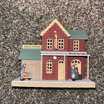 HALLS STATION ANNIVERSARY EDITION Hallmark Ornament - $334.86 MXN