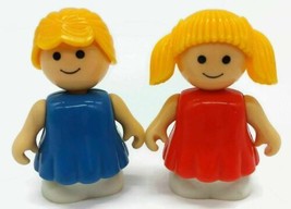 Vintage Playskool Li'l Playmates Toy Plastic Girls Figures Lot of 2 Red Blue - $8.81