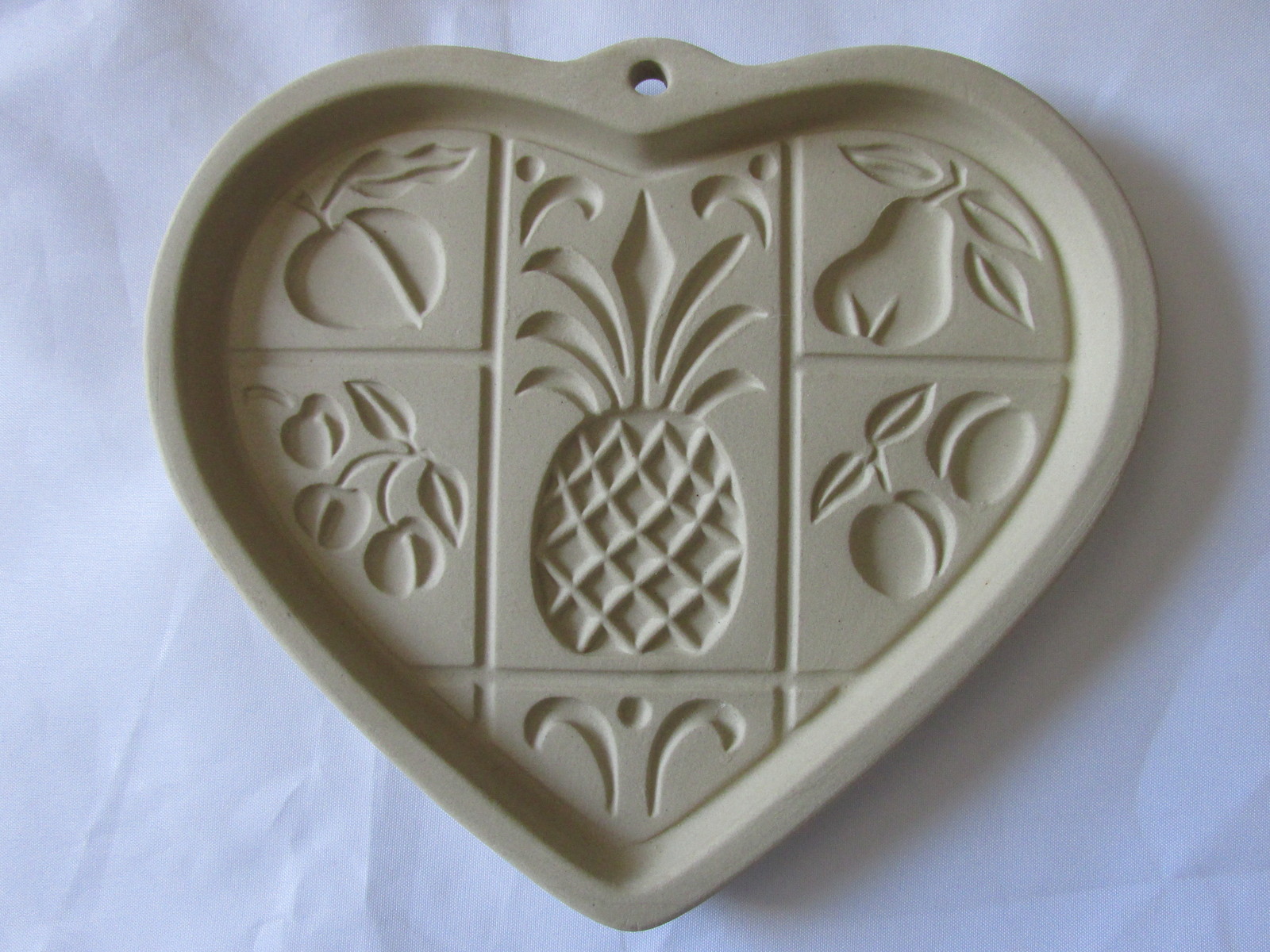 Pampered Chef Hospitality Heart Stoneware Cookie Mold, Unused - 2001 - £9.58 GBP