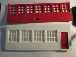 Vtg Bachmann Plasticville O Airport Parts Side Wall &amp; Overhead Red Door  PR - $4.70