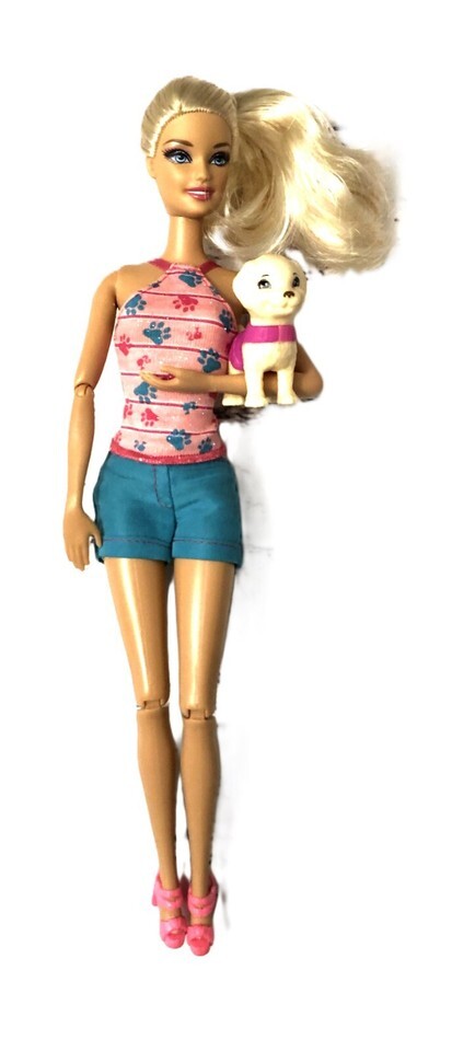 Mattel 2011 Suds &amp; Hugs Barbie With Articulated Arm &amp;Knees with Differen... - $11.95