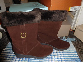 9m COFFEE BROWN SUEDE WEDGE HEEL BOOTS LIFE STRIDE CONVOY FAUX FUR LINED - $18.50