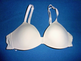 Size 32/M  Hanes Girls' Padded Molded Wirefree Bra H137 - $10.87