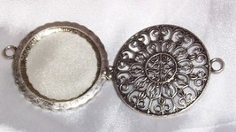 Ornate Magnifying Glass Pendant Antique Victorian Nouveau / Unmarked - £46.70 GBP