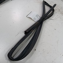 Kia Optima Door Glass Window Seal Rubber Right Passenger Front  2018 201... - $38.94