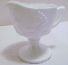 Milk Glass Indiana Colony Harvest Grapes Creamer  - £9.37 GBP