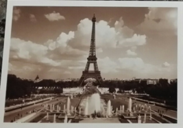 Paris Cartes Postales: La Tour Eiffel, New Postcard - £4.73 GBP