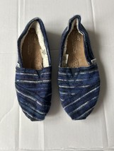 Toms Flat Slip On Shoes Blue Faux Fur Lined Women’s Size 6 - £15.69 GBP