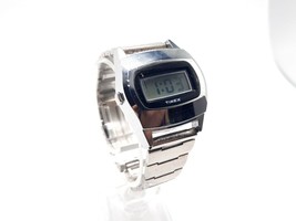 Vintage Timex H Cell Digital Watch New Battery 30mm 286/282 Silver Tone - £59.87 GBP
