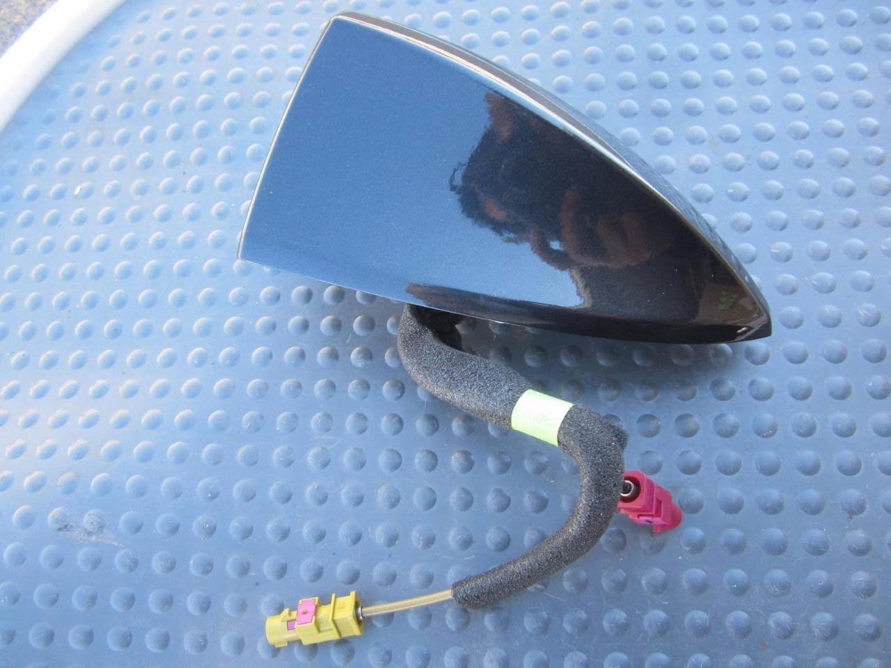 Primary image for OEM 2013 2014 Chevy Malibu LT/LTZ/Eco Radio Shark Fin Antenna Crystal Claret