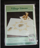Village Linens Ornament Bouquet in Gold Table Topper 31.5”x31.5” - $20.58 CAD