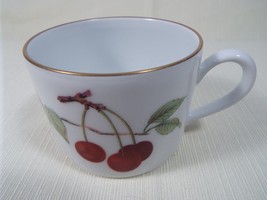 Royal Worcester Evesham Flat Cup with Gold Trim in Fine Porcelain - £9.58 GBP