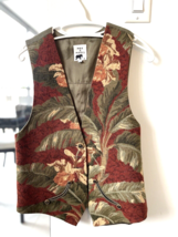 Max &amp; Mabel Women`s Vest Gold / Red and Green Tapestry Size Large - $10.10