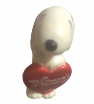 Whitmans Snoopy Holding Heart Plastic Figurine - £3.46 GBP