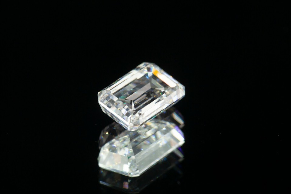 5.51 Carat Cvd Faux Diamonds Grown Emerald Cut Diamond F VS2 Igi Certified-
s... Item image 6