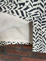 Ann Taylor Loft Pencil Skirt Size 4 Lined Back Zipper Gray White Busines... - $8.55
