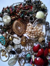 Scrap / Craft Costume Jewelry For Projects Or Crafting: Earrings, Beads, Pendant - £13.58 GBP