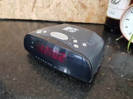 ACME LED Clock Radio CR02 Black AM/FM Retro Desktop 90&#39;s Home Tuner Radio - £22.01 GBP