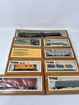 Tyco HO Scale Train Set 4073 Union Pacific Lighted Hopper Log Caboose Flat Lot - £115.11 GBP