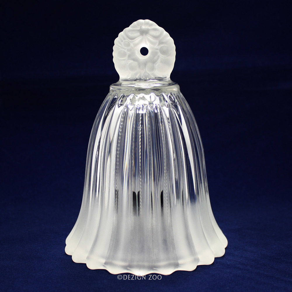 Vintage Mikasa 5.5 inch tall Crystal Bell With Frosted Christmas Wreath Handle - $8.49