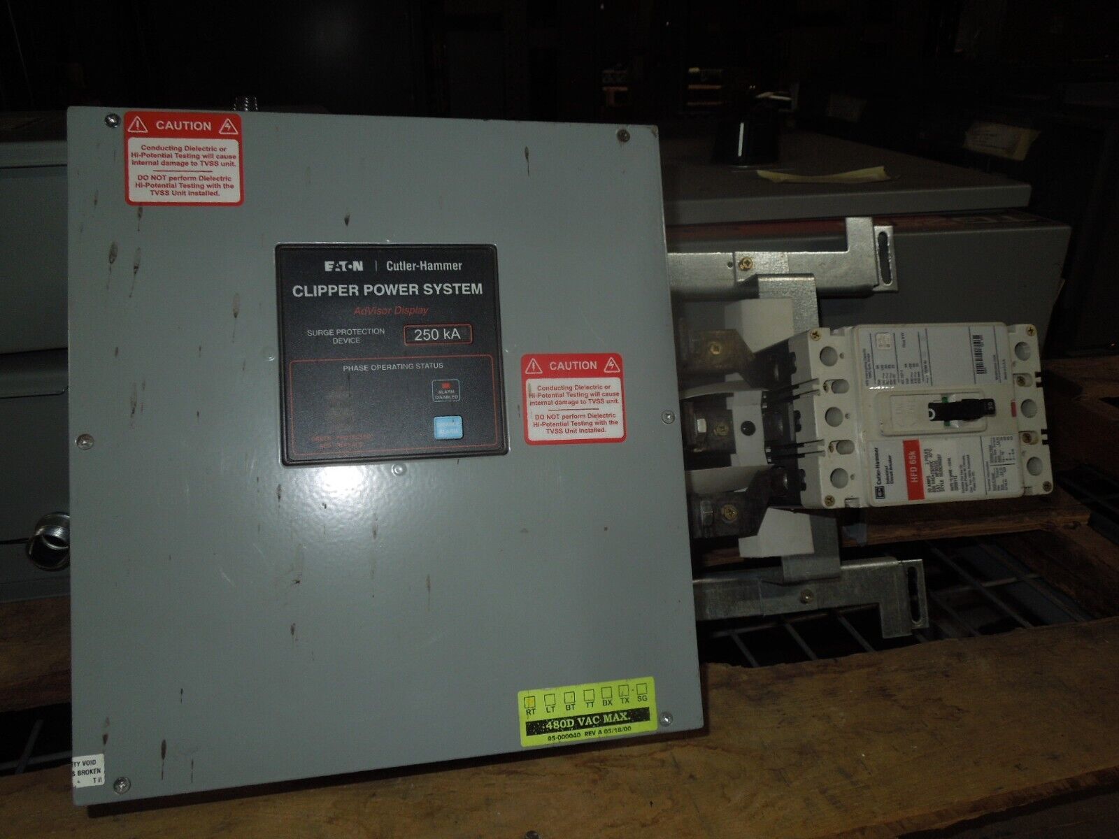 Eaton Clipper Power Sys 250kA 480V 3PH Surge Protection Device CPS250480DAG - $1,250.00