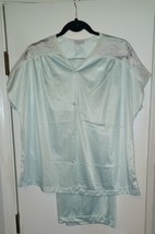 Vintage Vanity Fair 2-Piecc Pajama Set Nylon Mint Green Petite Large Lace Trim - £18.86 GBP