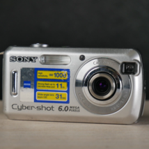 Sony Cyber-shot DSC-S600 6.0MP Digital Camera - Silver *TESTED* W AA Batteries - £31.60 GBP