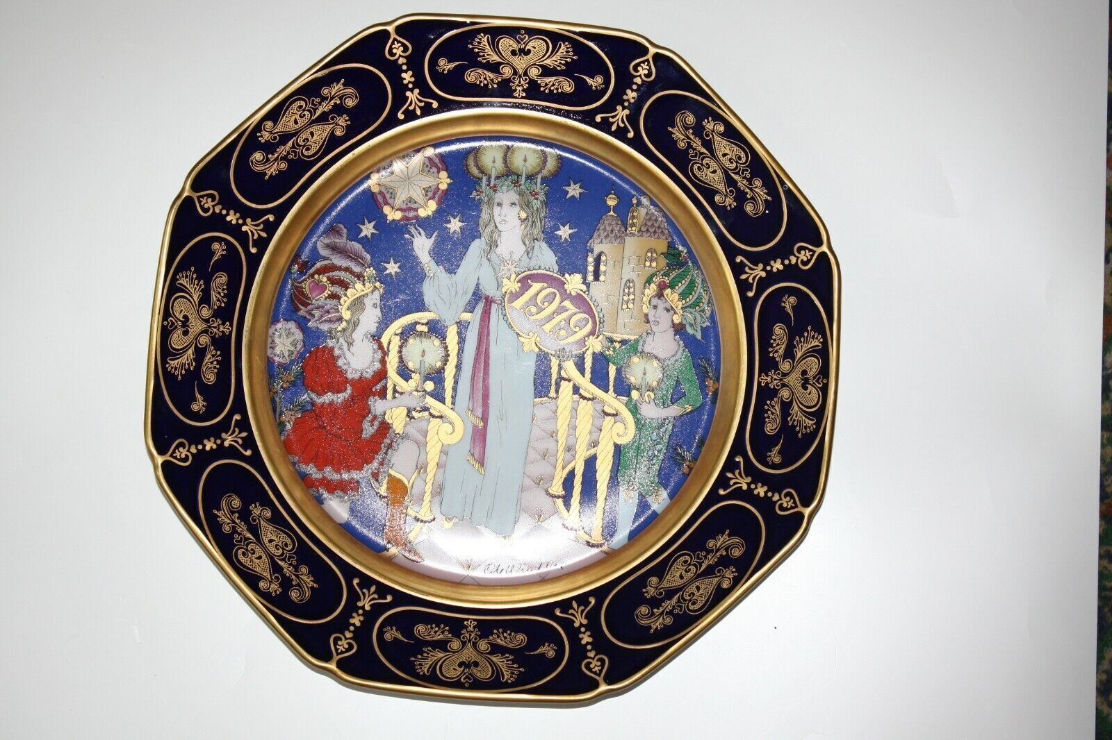 Stunning Quality Hutschenreuther Germany Christmas 1979 Wall Plaque By Ole Winth - $78.65