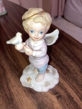 Tender Hearts &quot;Come Fly With Me&quot; Angel w/Dove Figurine 1995 Bronson Collectibles - £6.78 GBP