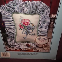 Pretty Posies Cross Stitch Lites Leaflet 1994 Flowers Pattern 83107 Leisure Arts - $7.99