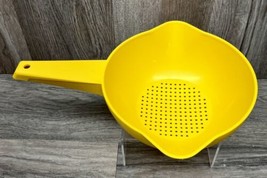 Vintage Tupperware 1 Quart Collander Strainer 1200-10 Yellow - Free Ship... - £13.38 GBP