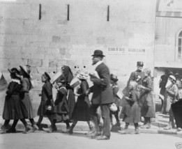 Belgian orphans leave Paris for country homes 1914 World War I 8x10 Photo - £6.96 GBP