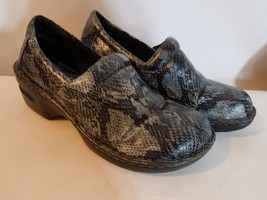 BOC Born Concept Womens 8 (39) Gray Black Clog Snake Skin Pattern Shoes - £19.77 GBP