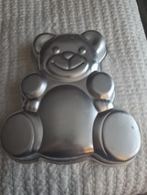 Vintage Wilton Huggable Bear Cake Pan stock number 2105-4943 - $108.10 MXN