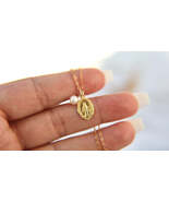 Intricate Miraculous Medal Necklace with Pearl - €99,42 EUR+