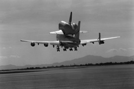 NASA 747 carrying space shuttle Challenger departs Davis-Monthan AFB - New 8x10  - £6.93 GBP