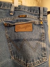 46B Wrangler George Strait Men&#39;s Size 42x30 Cowboy Cut Collection jeans - $14.42