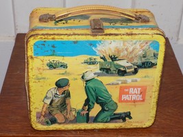 Vintage 1967 The Rat Patrol Metal Embossed Lunchbox - $2,724.88 MXN
