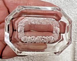 Vintage Octagonal Crystal Floral Wreath Intaglio Salt Cellar Dip Polishe... - $14.36