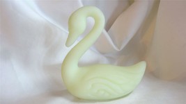 Fenton Art Glass Yellow Custard Uranium Vaseline Swan Figurine - £27.97 GBP