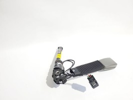 Right Seat Belt Pretensioner Buckle OEM 2010 Jaguar XKR - $30.05