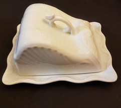NEW White Porcelain Covered Cheese Plate Tray VTG Style Wedge Lid Maryla... - $19.72