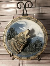 Vintage 3D Wolf Plate 1997 Gray Rock Collection Plate Only No Stand - $19.96