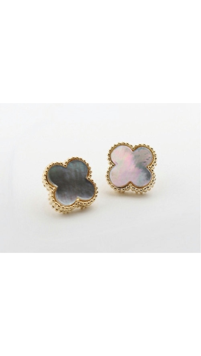 Gray Mother of Pearl Motif Earrings